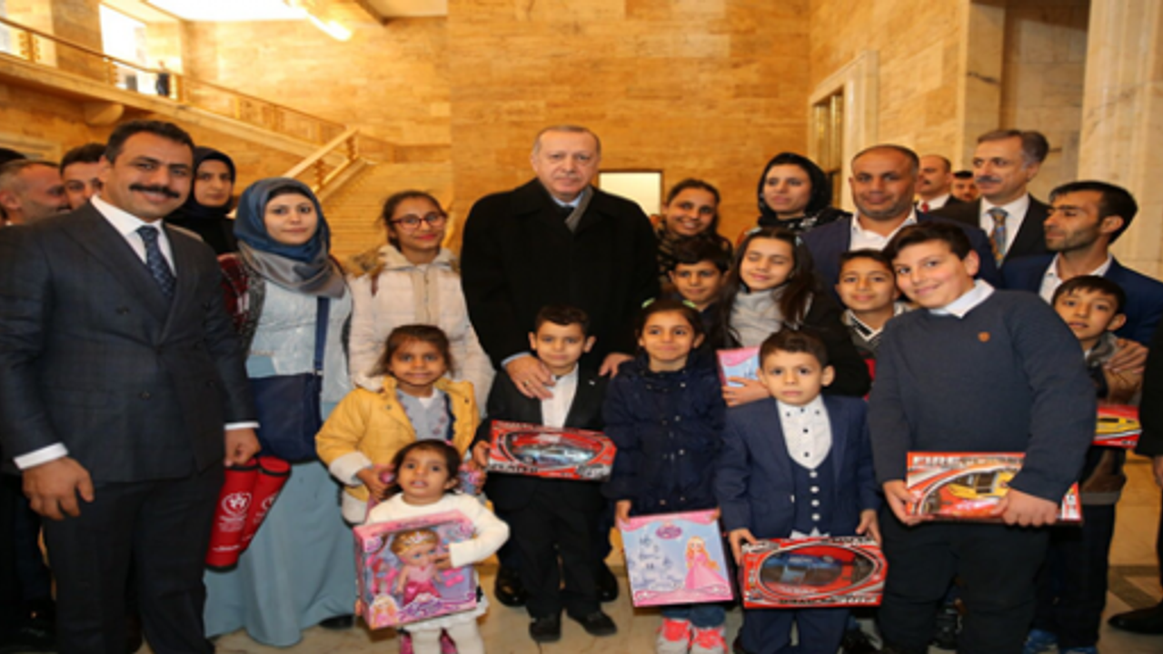 Urfalı İş Adamı Ailesiyle Birlikte Cumhurbaşkanını Ziyaret Etti