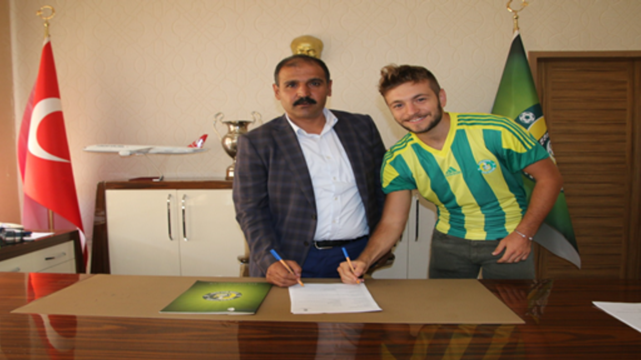 Şanlıurfaspor Orta Saha Oyuncusuyla Sözleşme İmzaladı
