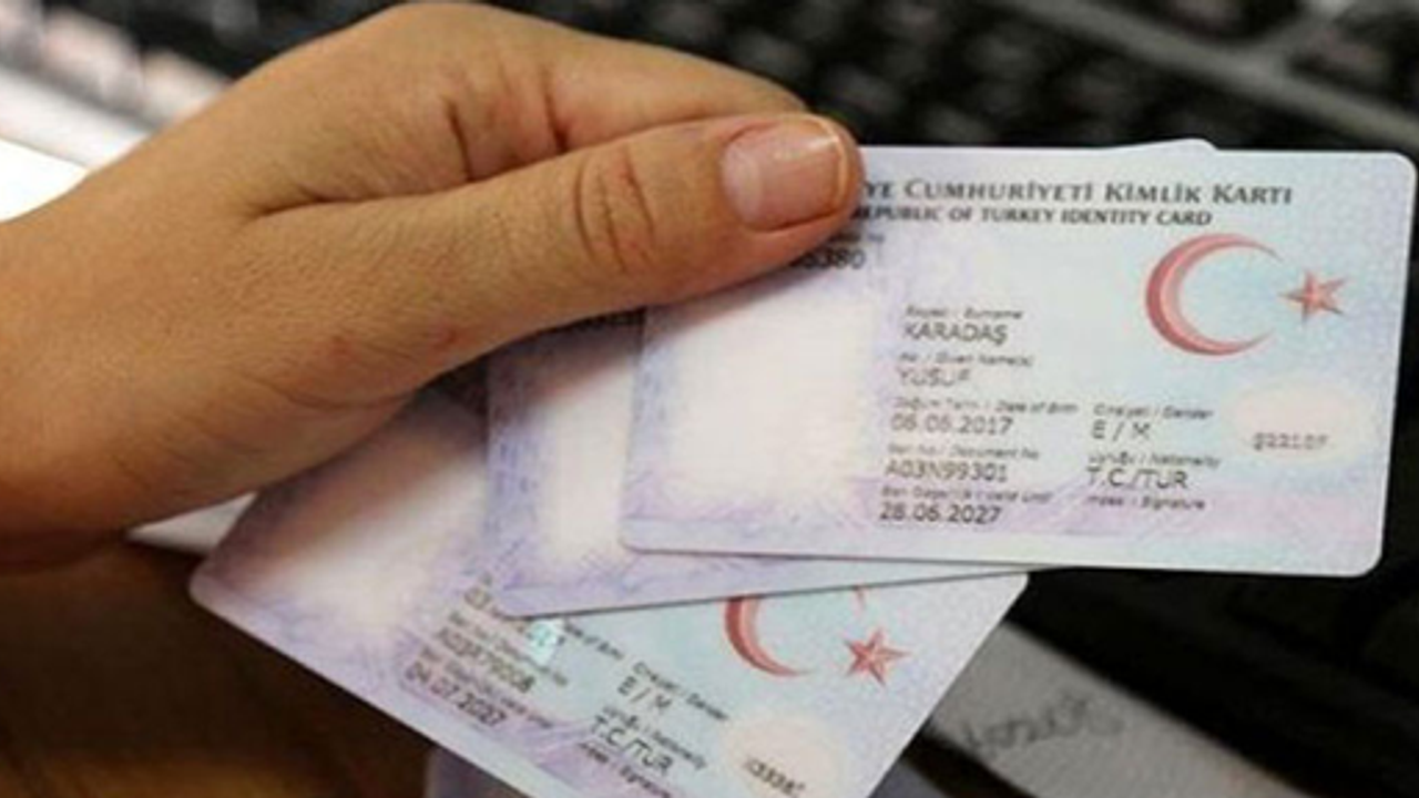 Türk vatandaşları Azerbaycan'a artık kimlikle seyahat edilebilecek