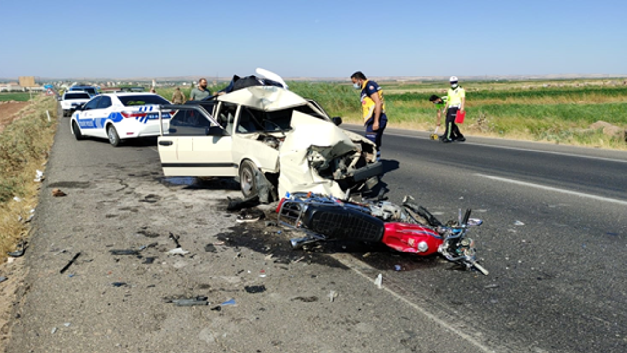 Şanlıurfa'da otomobil ile motosiklet çarpıştı, 1 ölü, 2  yaralı