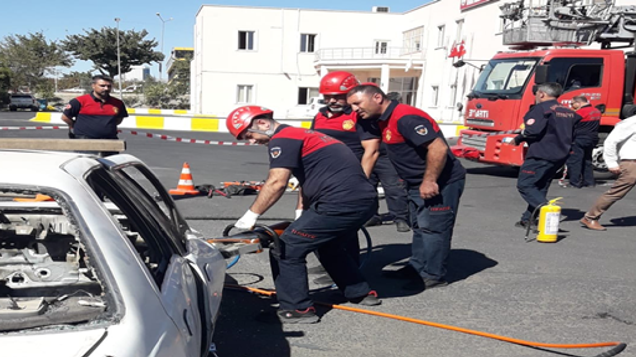 Şanlıurfa'da gerçeği aratmayan trafik kazası tatbikatı