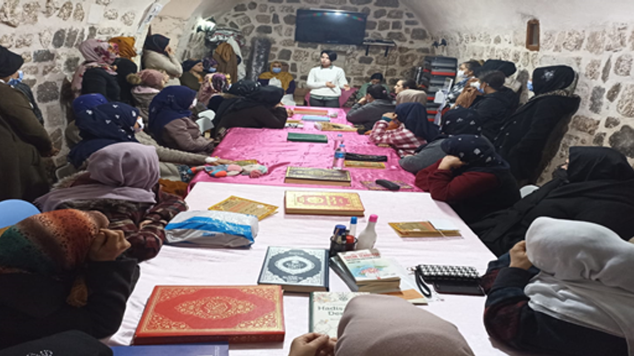 Viranşehir Belediyesi’nden Kadınlara ‘Ruhsal Hastalıklarla Mücadele’ Semineri