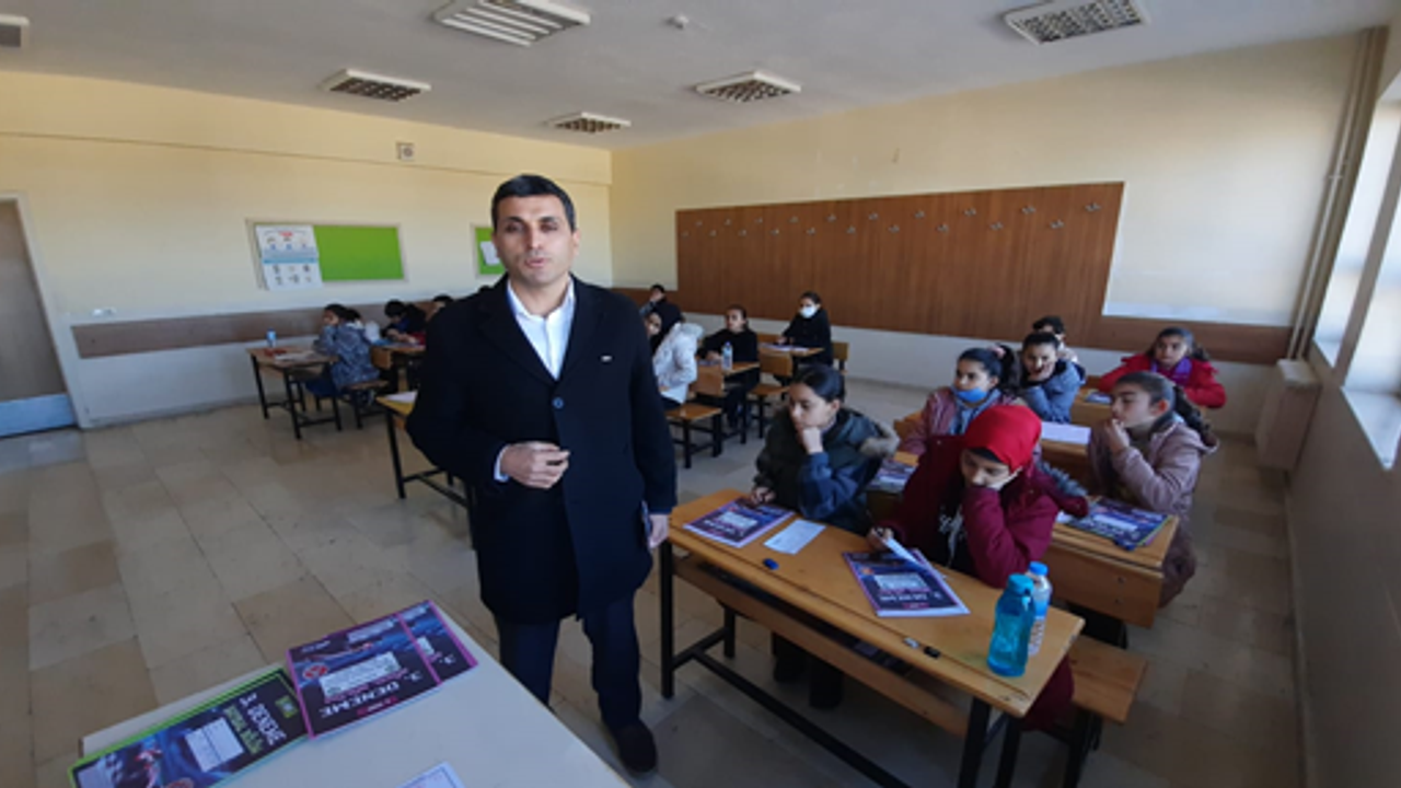 Akçakale de ilk kez ödüllü deneme sınavı yapıldı.
