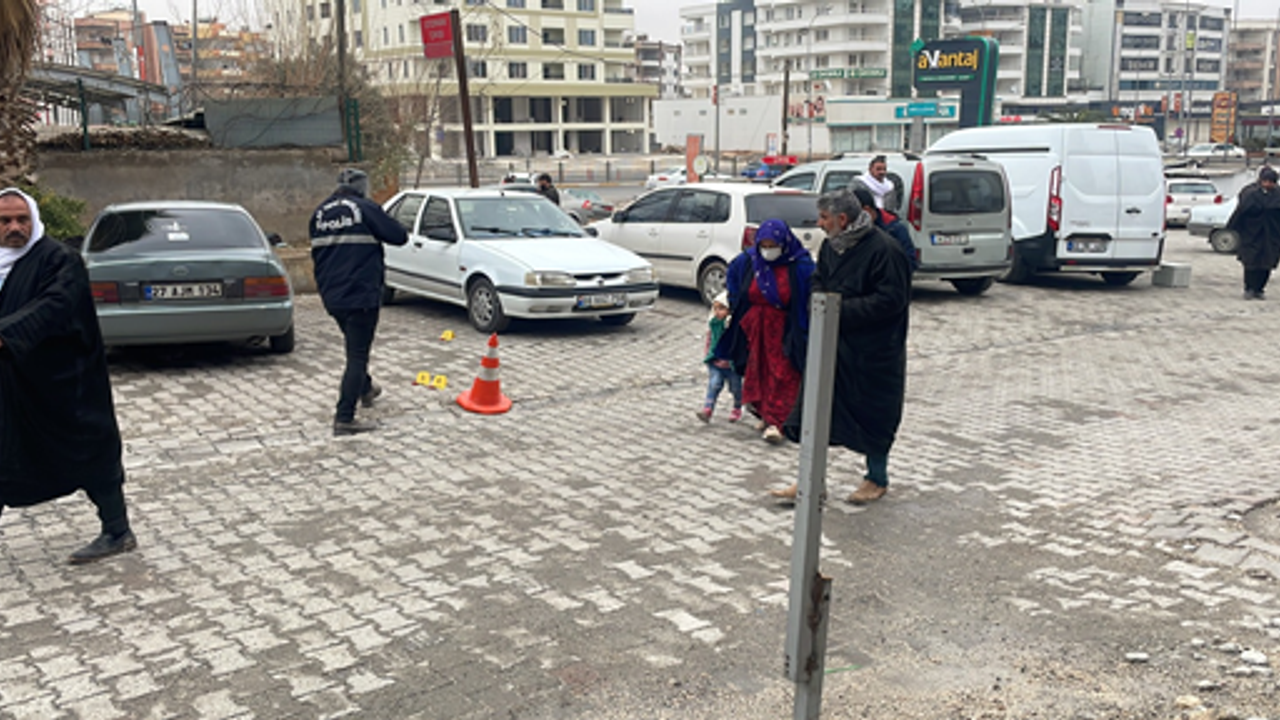 Şanlıurfa’da hastane bahçesinde silahlı kavga:, 3 yaralı