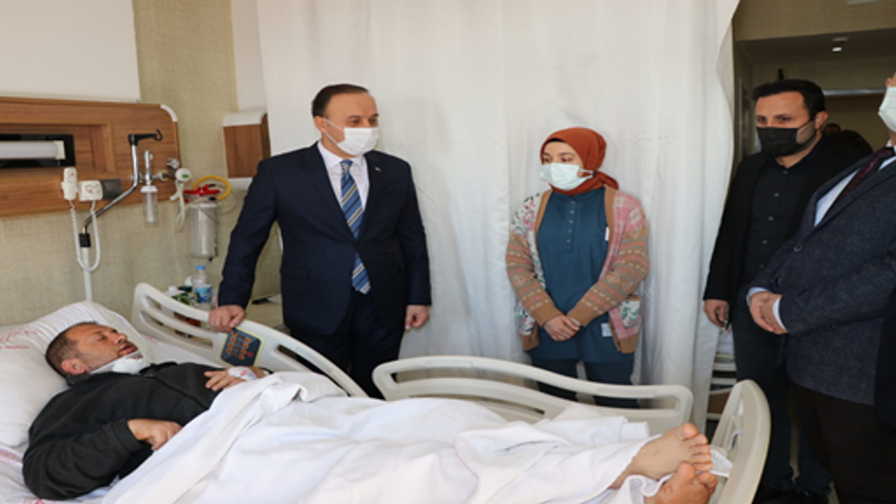 Vali Erin, Kazada yaralananları ziyaret etti