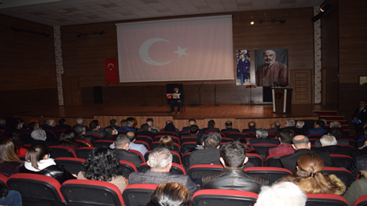 Şanlıurfa'da İstiklal Marşının 101. yılı kutlandı