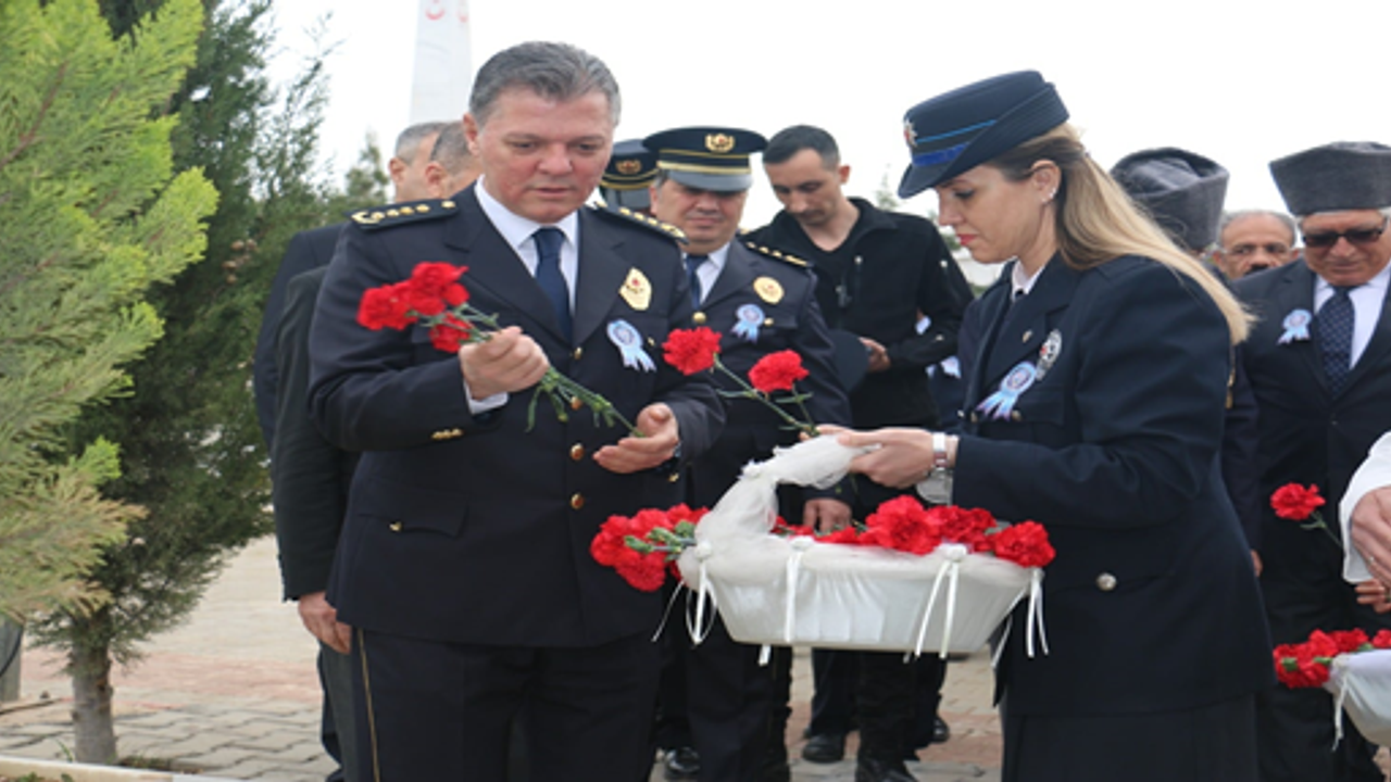 Şanlıurfa’da Polis Haftasında çelenk sunumu yapıldı