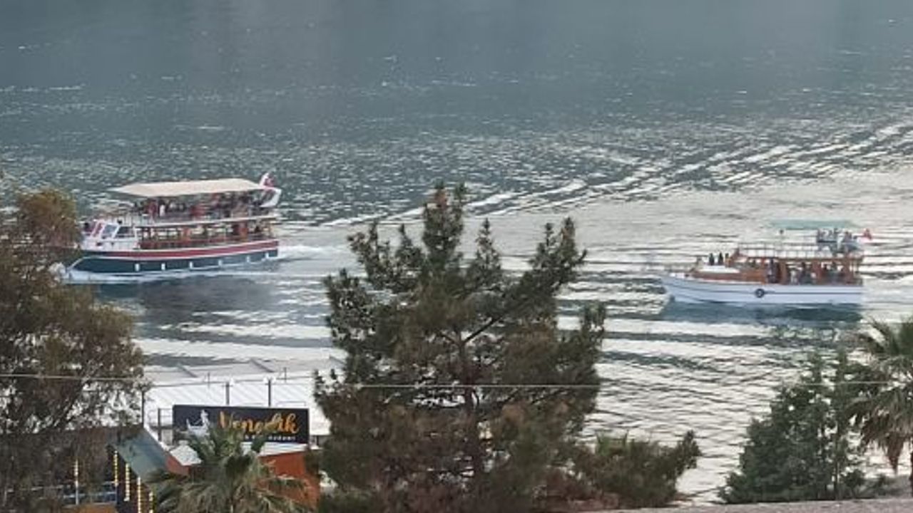 Sakin şehir Halfeti'de turist yoğunluğu