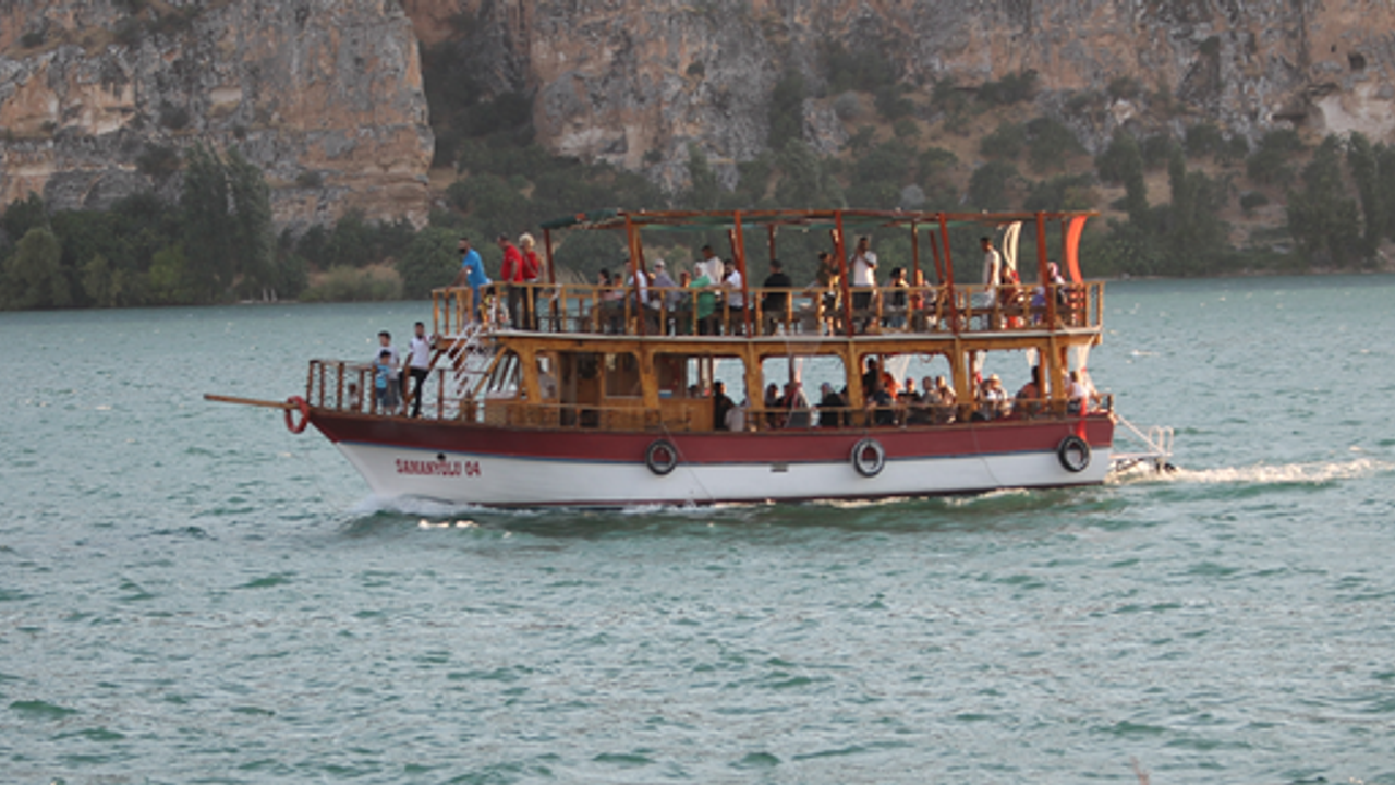 Halfeti’de Turizm Hareketliği Tekne Turlarına Yansıdı