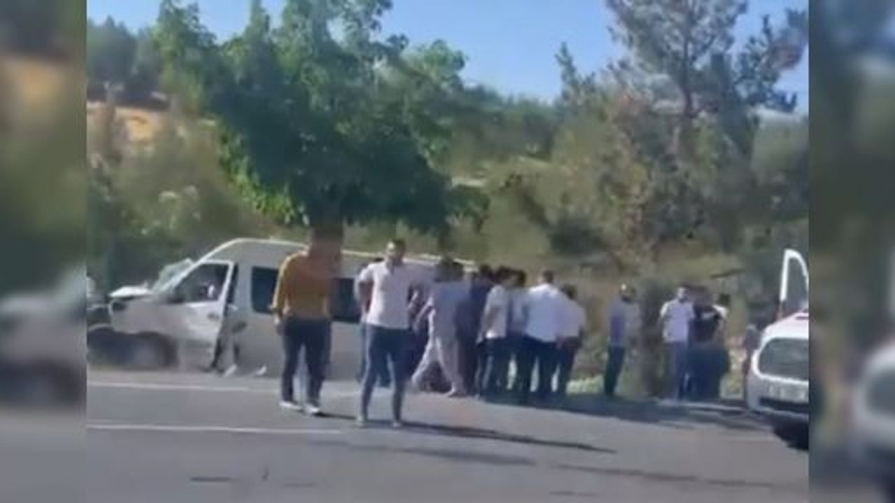 Şanlıurfa’da işçileri minibüs şarampole yuvarlandı, 12 yaralı