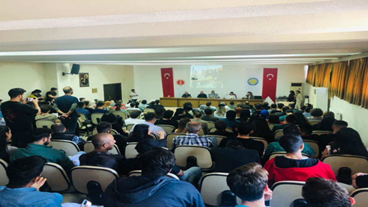HRÜ Veteriner Fakültesi’nde, Kariyer Söyleşisi ve Beyaz Önlük Giyme Töreni Düzenlendi