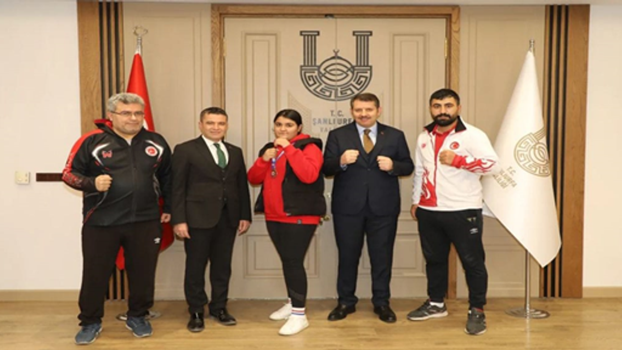 Vali Ayhan, Türkiye 3’üncüsü Olan Viranşehirli Sporcuyu Kabul Etti