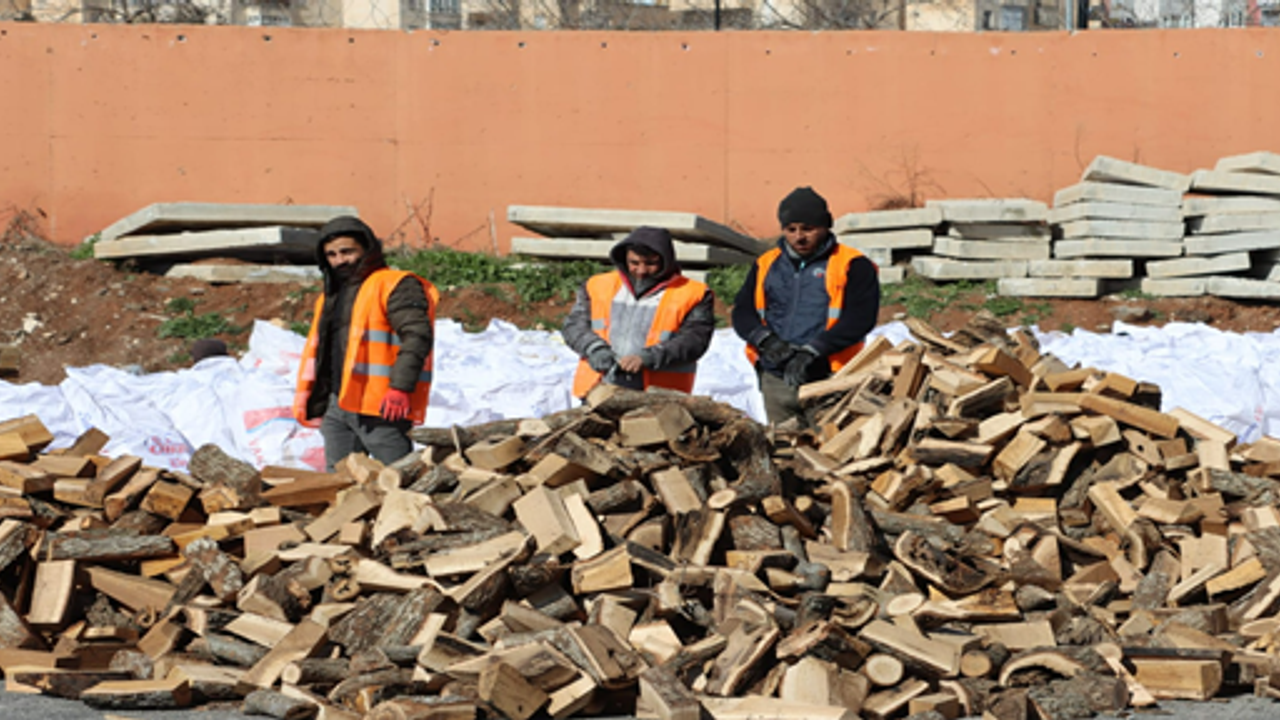 Şanlıurfa Büyükşehir Belediyesi Yardımları Devam Ediyor