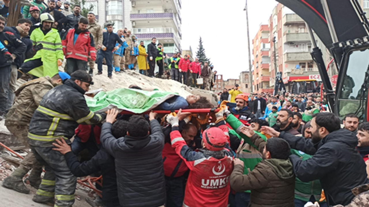 Şanlıurfa’da arama kurtarma devam ediyor: 2 Çocuk sağ çıkarıldı