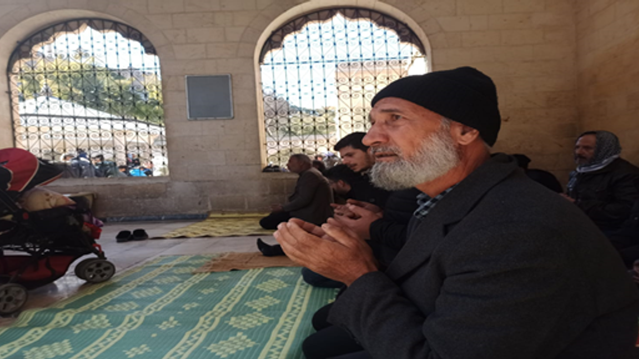 Şanlıurfa’da depremde hayatını kaybedenler gıyabi cenaze namazı kılındı