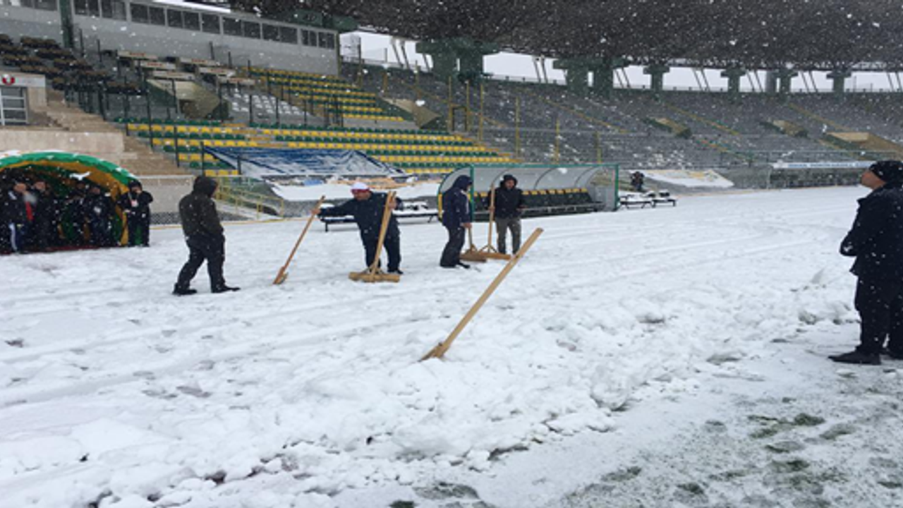 Şanlıurfaspor Erokspor maçı kar nedeniyle ertelendi!