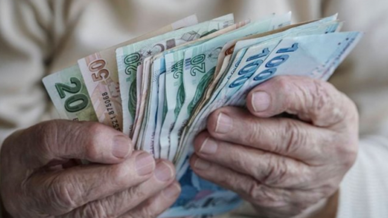 En düşük emekli maaşı 7 bin 500 TL oldu!