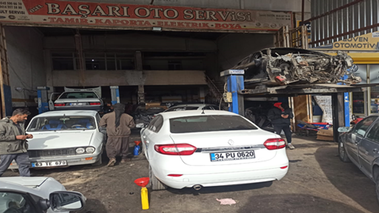 Sanayi esnafı günler sonra dükkanlarını açtı
