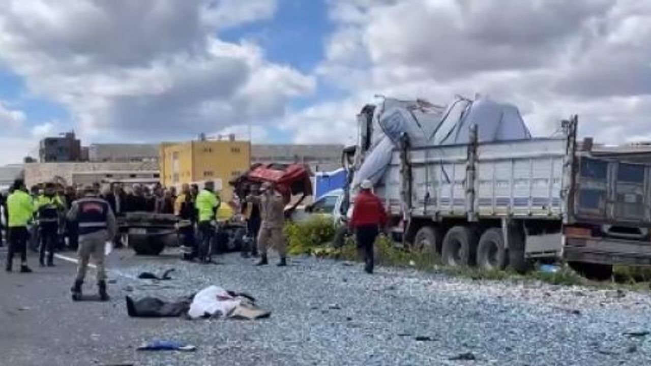 Şanlıurfa’da zincirleme kaza, 2 ölü, 4 yaralı
