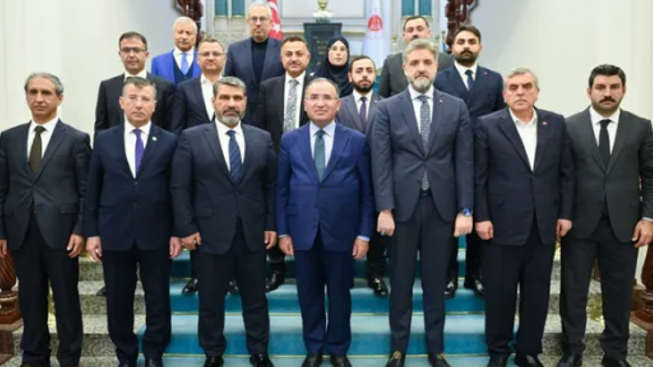 AK Parti aday tanıtımı 11 Nisan kapalı spor salonunda olacak