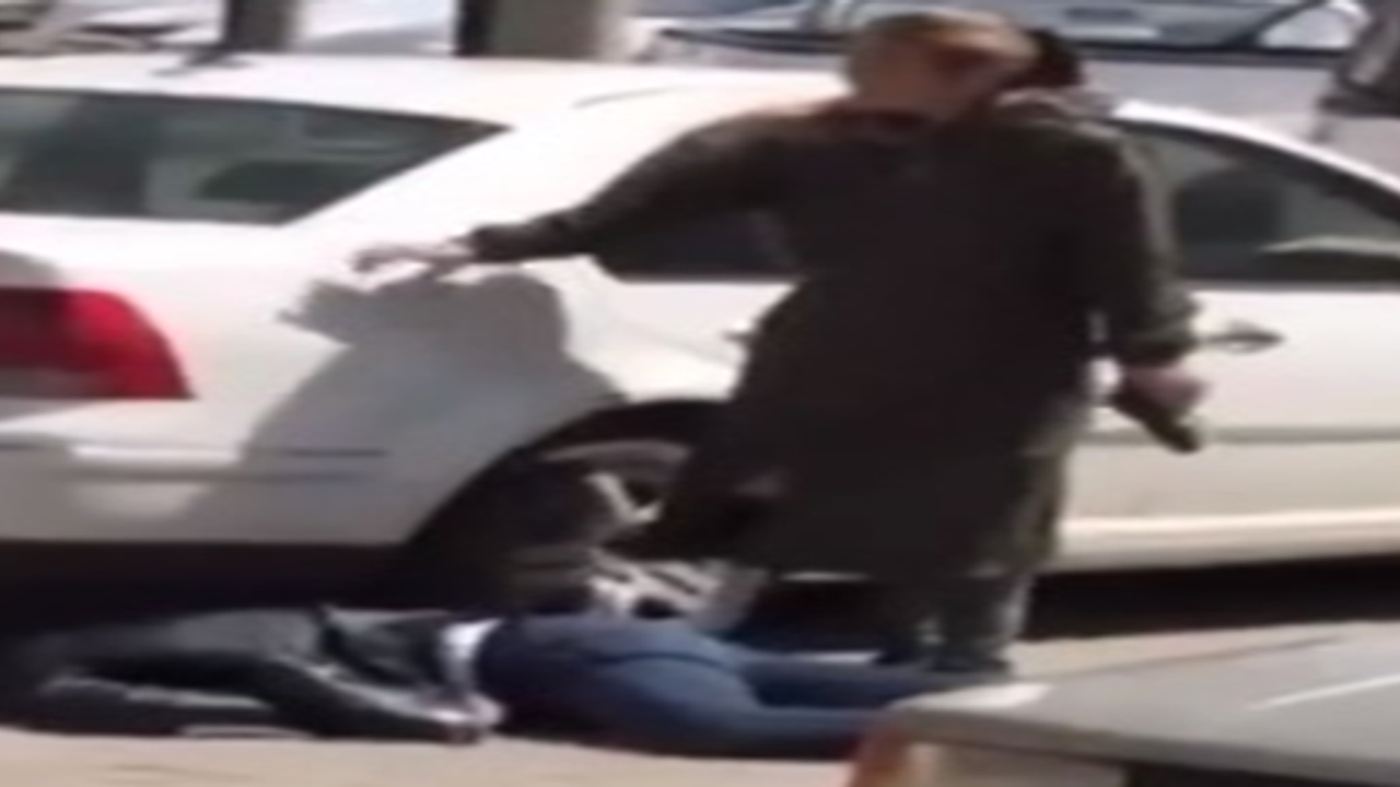 Şanlıurfa’da kadın sokak ortasında bir şahsı vurdu