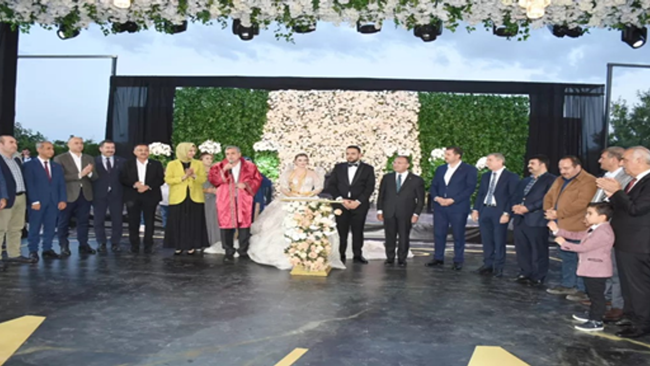 Hilvan Belediye Başkanı Bayık’ın mutlu günü