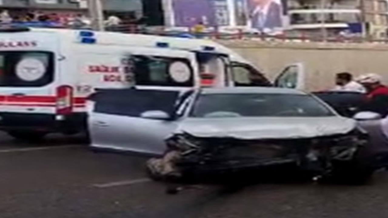 Karaköprü yolunda zincirleme kaza, 2 yaralı