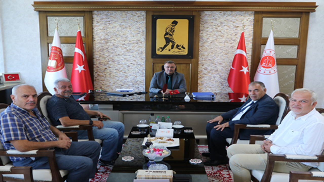 Tahir Gülebak, Mersin Cumhuriyet Başsavcısı Tolgahan Öztoprak'ı ziyaret etti