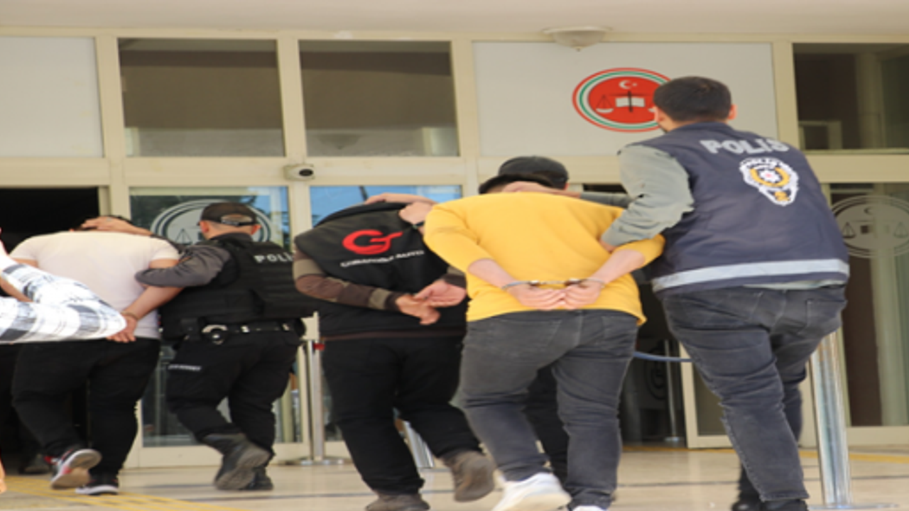 Şanlıurfa’da haklarında hapis cezası bulunan 2 şüpheli yakalandı