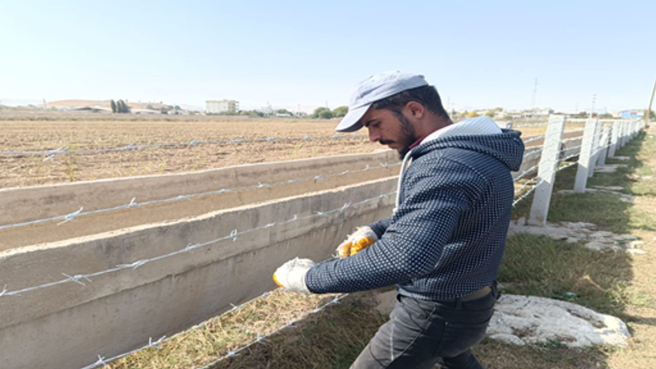 DSİ Şanlıurfa’da boğulmalara karşı kanaletlere tel örgü çekiyor
