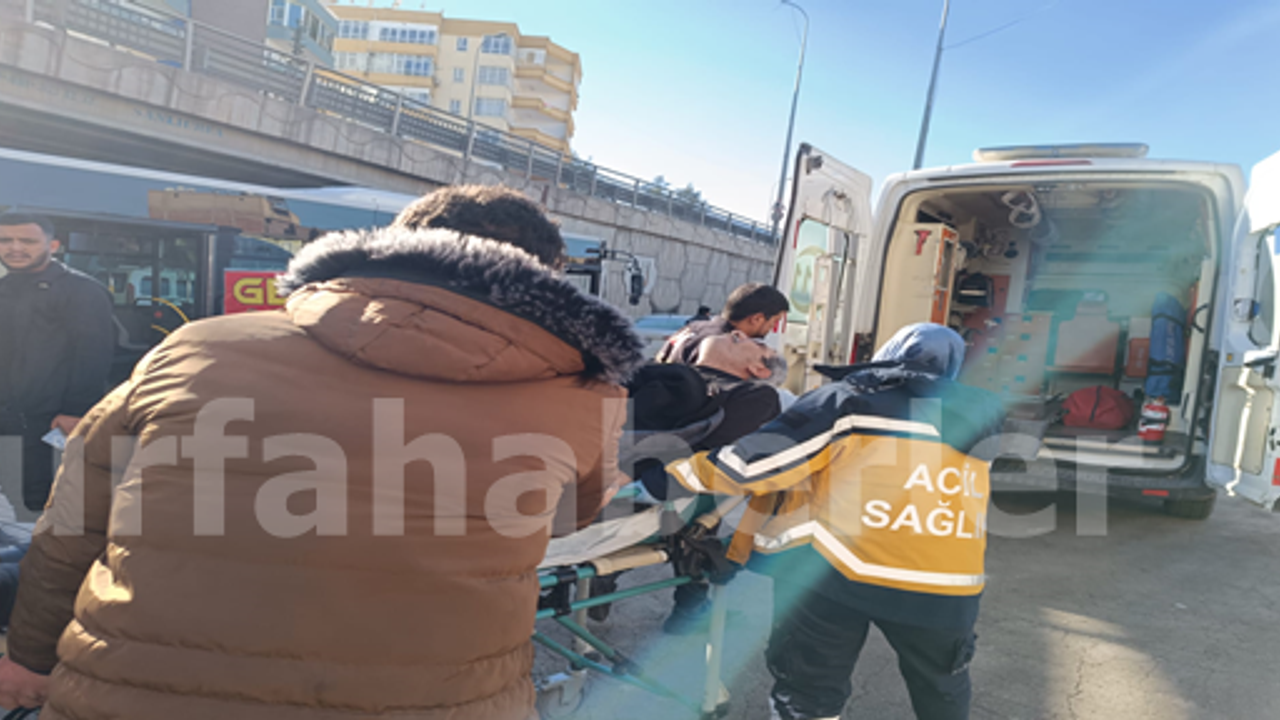 Şanlıurfa’da şehir içi otobüsü ile otomobil çarpıştı, 2 yaralı