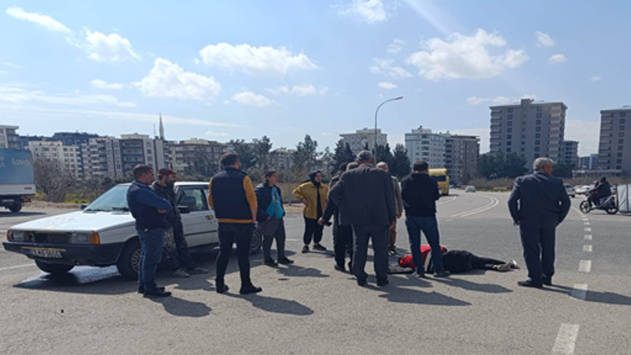 Karaköprü’de otomobil ile motosiklet çarpıştı, 1 ağır yaralı