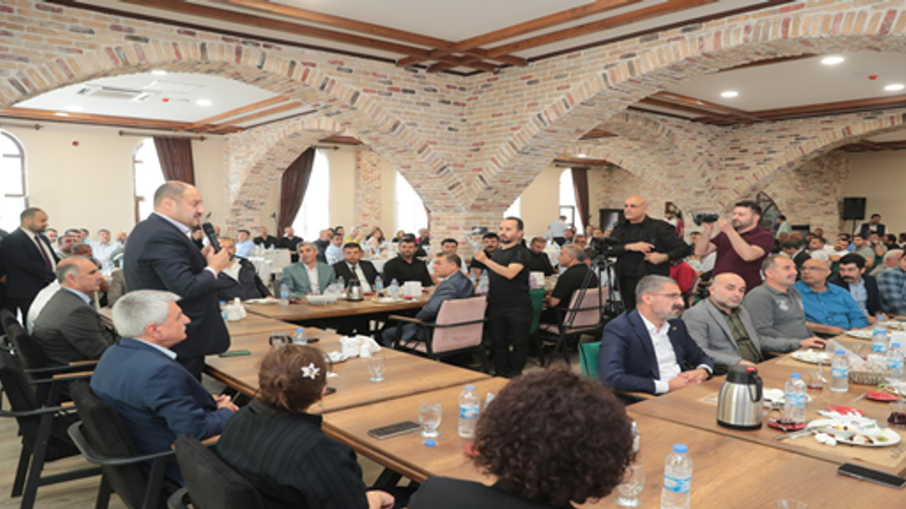 Başkan Gülpınar, 1 Mayıs’ı işçilerle kutladı