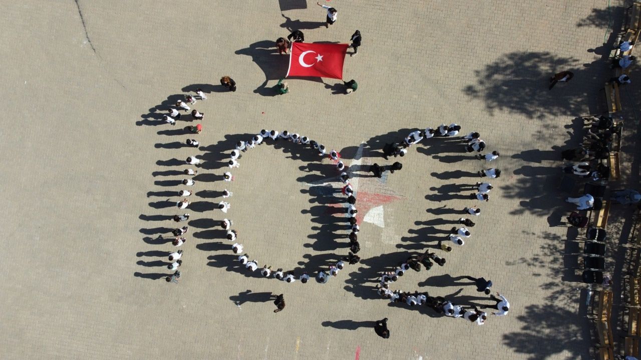 Şanlıurfalı Köy Öğrencilerinden Duygulandıran 29 Ekim Gösterisi