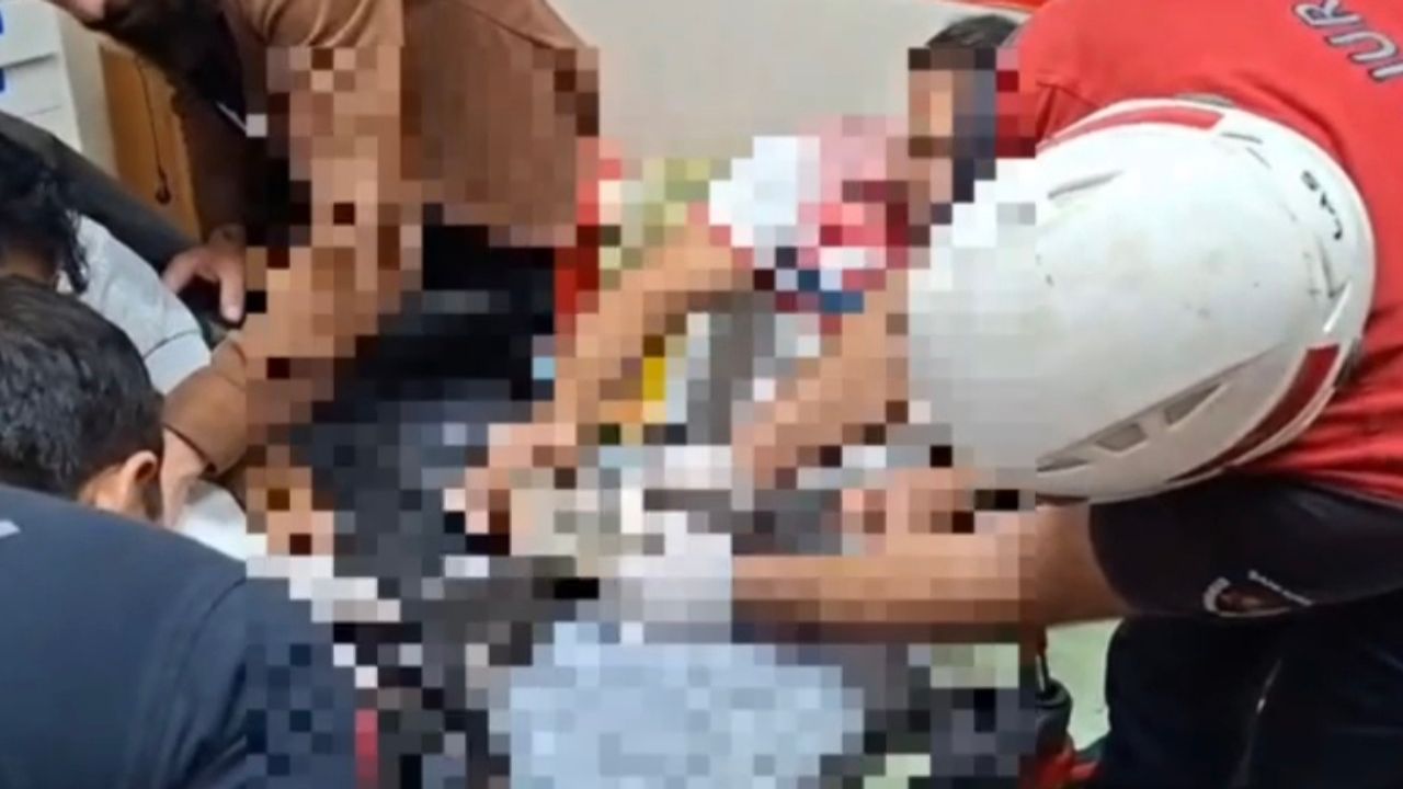 Elini Kıyma Makinesine Kaptıran Çocuğu İtfaiye Ekipleri Kurtardı