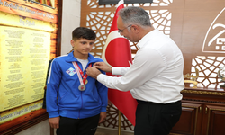 Başkan Mehmet Kuş Şampiyonları Ödüllendirdi