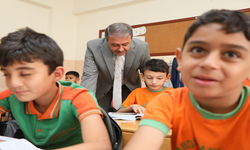 Vali Şıldak, öğrencilerle bir araya geldi