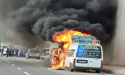 Şanlıurfa’da Minibüs alev alev yandı