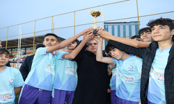 Büyükşehir'den Sporculara Forma Desteği