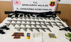 Haliliye’de bir evde çok sayıda silah ve uyuşturucu ele geçirildi