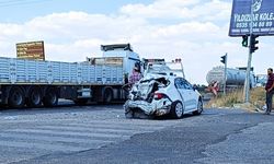 Şanlıurfa'da  tanker ile otomobil çarpıştı, 5 yaralı