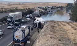 Şanlıurfa'da otomobil TIR ile çarpıştı: 1 ölü, 4 yaralı