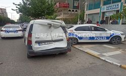 Karaköprü'de  Polis Aracı ile Hafif Ticari Araç Çarpıştı: 2 Yaralı
