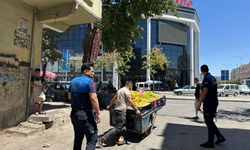 Haliliye’de Sokaklar Temizleniyor: İşportacıların Arabaları Kaldırıldı
