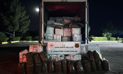 Şanlıurfa’da Tonlarca Kaçak Tütün ve Binlerce Makaron Ele Geçirildi