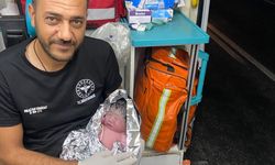 Ambulansın İçinde Bir Mucize: Akçakale’de Yolda Doğum!