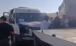Şanlıurfa’da minibüs kamyona arkadan çarptı, 5 yaralı
