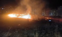 Şanlıurfa’da Boş Arazide Yangın: Mahalleli Film İzler Gibi İzledi