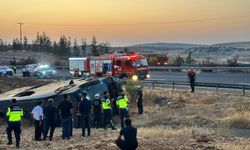 Şanlıurfa’da Yolcu Otobüs Şarampole Devrildi, 30 Yaralı
