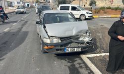 Birecik’te Kavşakta Kaza: Araçlar Hasar Gördü, Sürücüler Kurtuldu